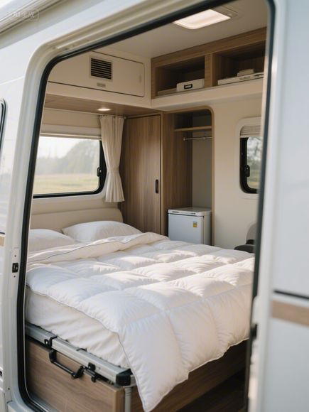 tle:The Ultimate Comfort:A Guide to the Cooling Polyester Fibers in Instant Bed Linens